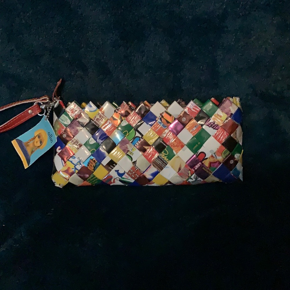 Multicolored Nahuiollin hand-made clutch purse